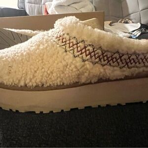 UGG Cream and Tan Slippers with Red Embroidery